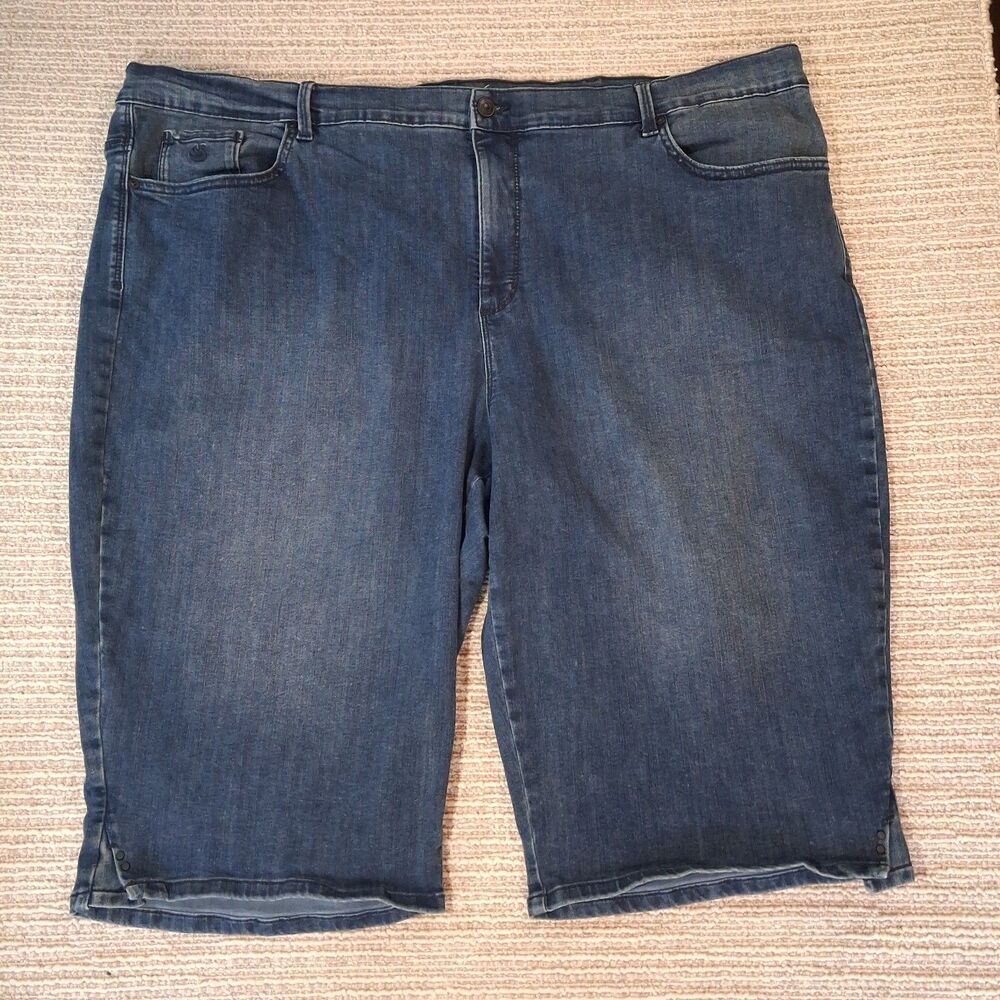 Gloria Vanderbilt Amanda All Around Slimming Denim Bermuda Jean Shorts Women 24